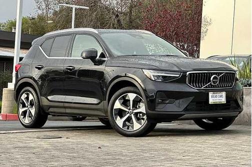 2025 Volvo XC40 Plus