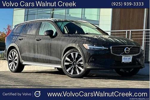 2024 Volvo V60 Cross Country B5 Ultimate