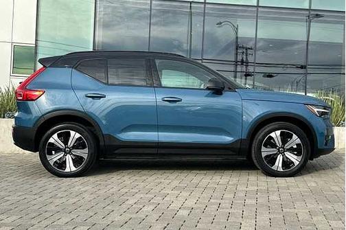 2023 Volvo XC40 Plus