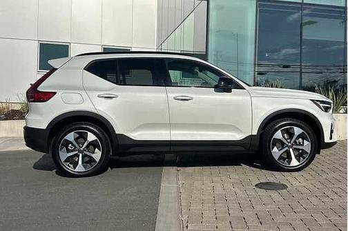 Crystal White 2025 Volvo XC40 Plus