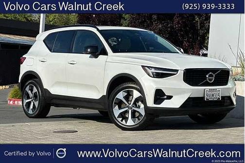 Crystal White 2025 Volvo XC40 Plus