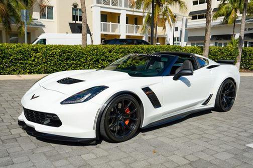 Arctic White 2019 Chevrolet Corvette Z06