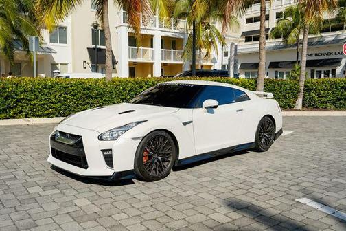 2021 Nissan GT-R Premium Dual-clutch 6-Speed Transmission
