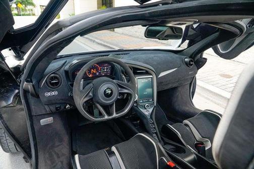 2021 McLaren 765LT Coupe