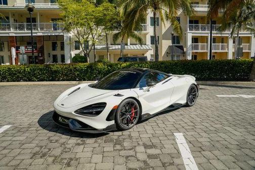 2021 McLaren 765LT Coupe
