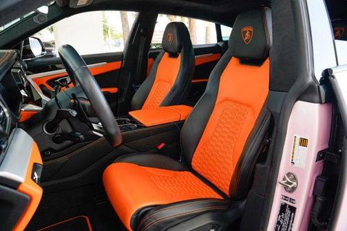 2021 Lamborghini Urus Graphite Capsule