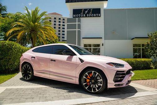 2021 Lamborghini Urus Graphite Capsule