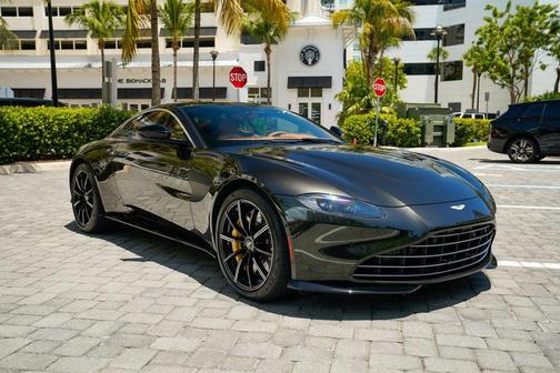 2021 Aston Martin Vantage Manual