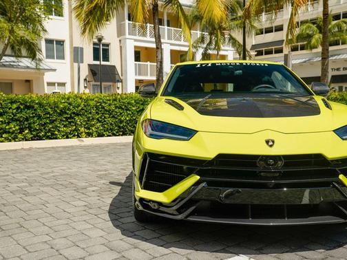 2024 Lamborghini Urus Performante