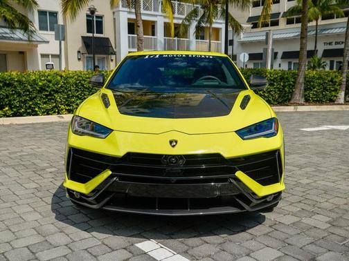 2024 Lamborghini Urus Performante