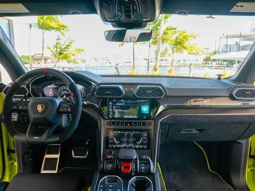 2024 Lamborghini Urus Performante