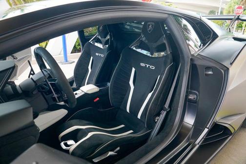 2021 Lamborghini Huracan STO Coupe