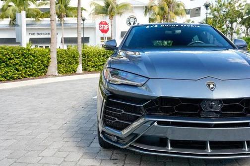 2019 Lamborghini Urus AWD