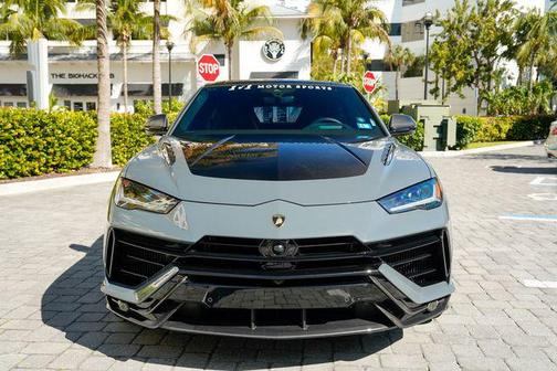 2023 Lamborghini Urus Performante