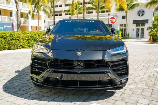 2022 Lamborghini Urus AWD