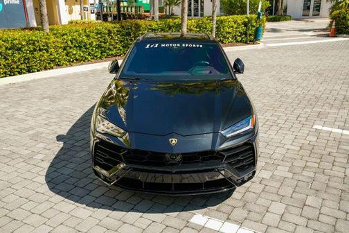 2022 Lamborghini Urus AWD