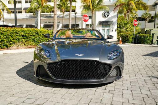 2023 Aston Martin DBS Volante