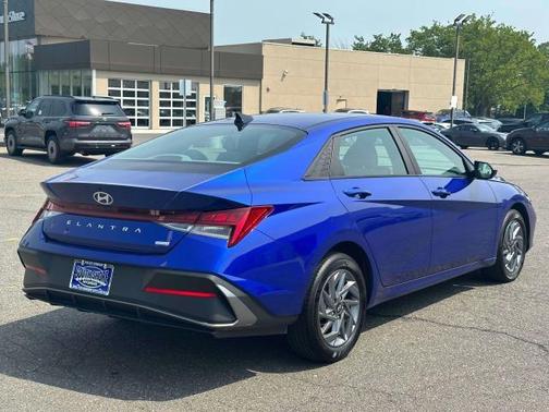 2024 Hyundai ELANTRA HEV Blue