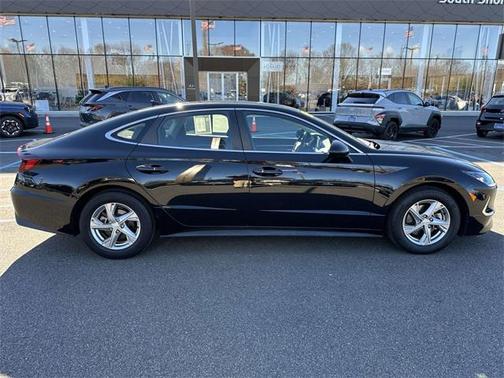 2022 Hyundai SONATA SE