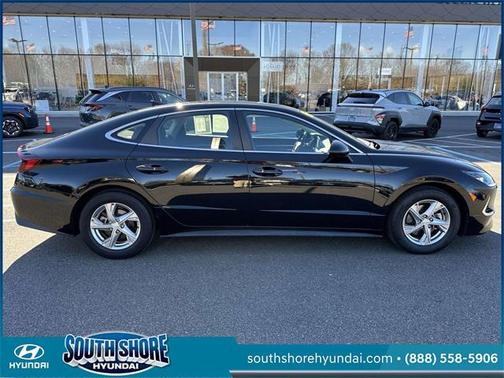 2022 Hyundai SONATA SE