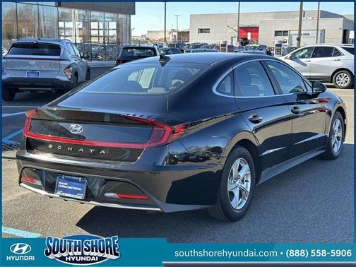 2022 Hyundai SONATA SE