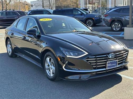 2022 Hyundai SONATA SE
