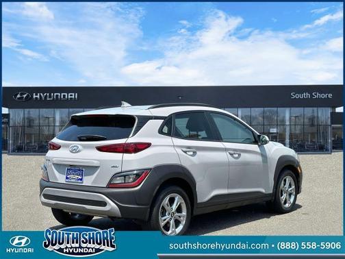 2022 Hyundai KONA SEL