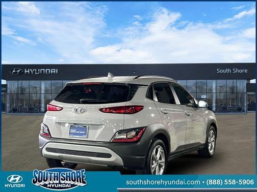 2022 Hyundai KONA SEL