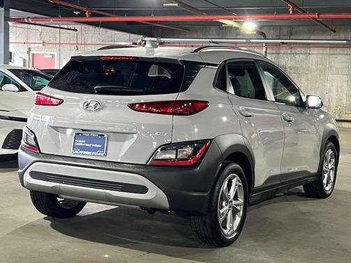 2022 Hyundai KONA SEL