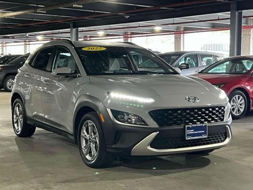 2022 Hyundai KONA SEL