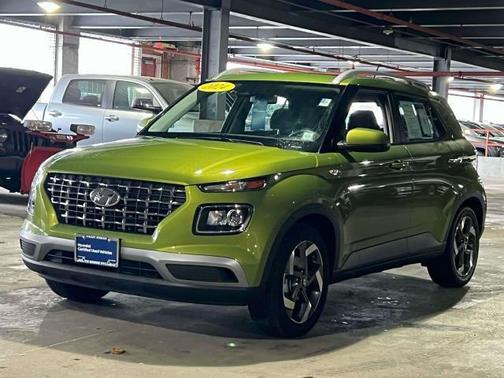 2024 Hyundai VENUE SEL
