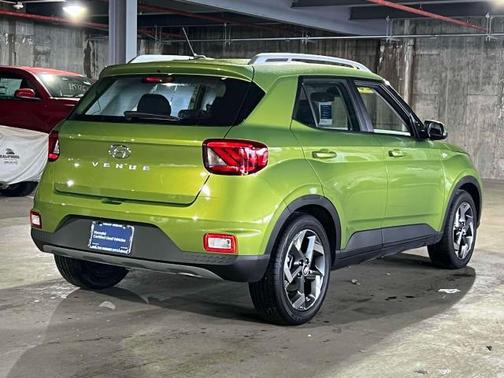 2024 Hyundai VENUE SEL