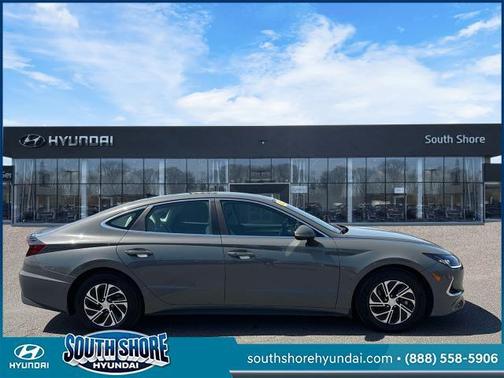 2022 Hyundai SONATA Hybrid Base