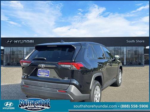 2022 Toyota RAV4 LE