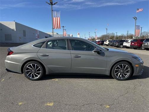 2022 Hyundai SONATA Limited