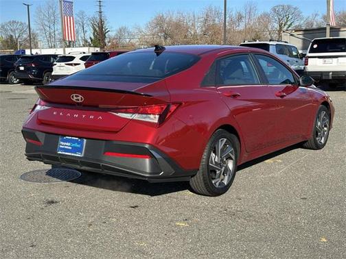 2025 Hyundai ELANTRA Sport