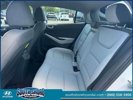 2022 Hyundai IONIQ Hybrid SE
