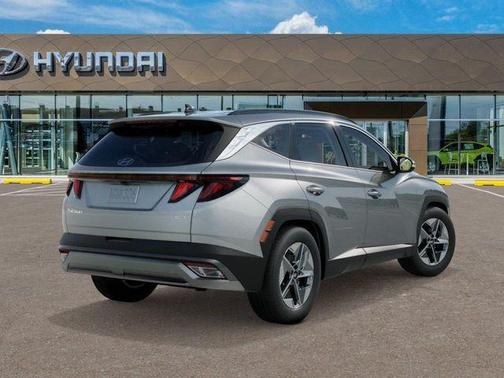 Shimmering Silver 2026 Hyundai TUCSON SEL