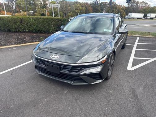 2025 Hyundai ELANTRA SEL