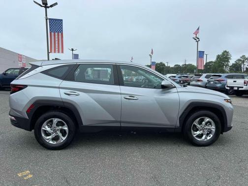 2024 Hyundai TUCSON SE