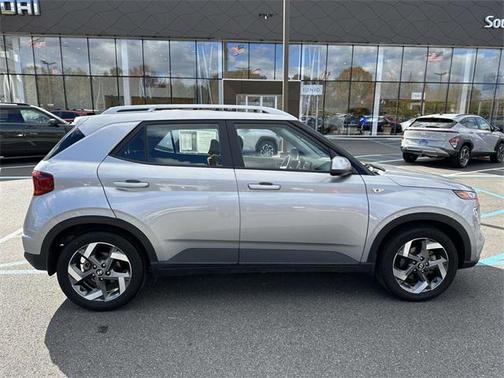 2023 Hyundai VENUE SEL