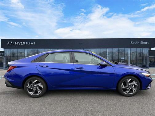 2025 Hyundai ELANTRA Limited