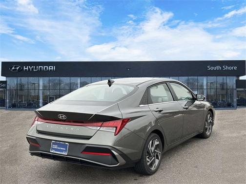 2025 Hyundai ELANTRA SEL
