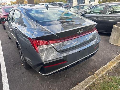 2025 Hyundai ELANTRA SEL