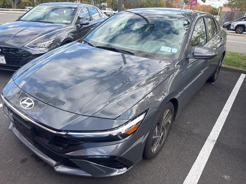 2025 Hyundai ELANTRA SEL