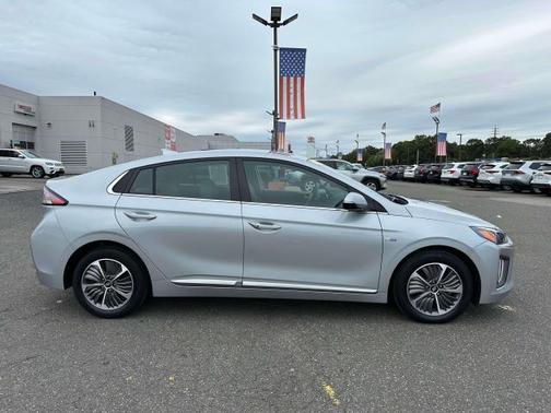 2020 Hyundai IONIQ Plug-In Hybrid SEL
