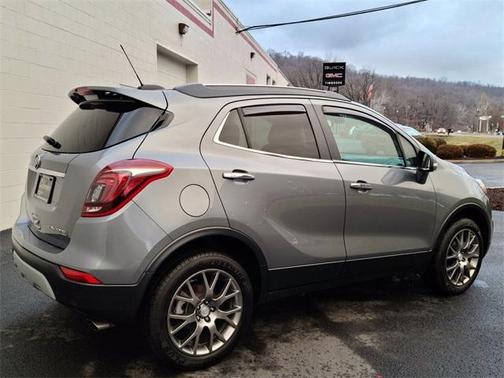 Photo 4 of 33 of 2019 Buick Encore Sport Touring
