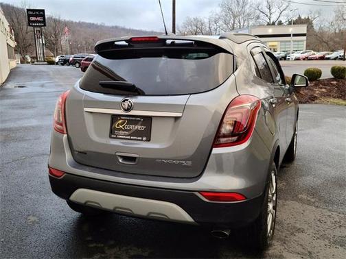Photo 3 of 33 of 2019 Buick Encore Sport Touring