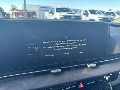 2024 Kia Carnival SX