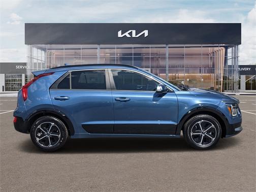 2023 Kia Niro SX
